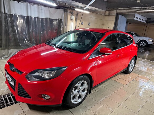2013 Ford Focus III, красный, 860000 рублей - вид 1