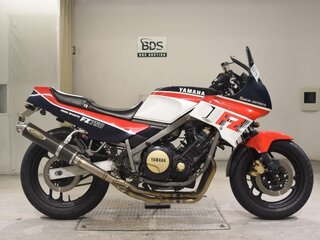 Yamaha FZ750