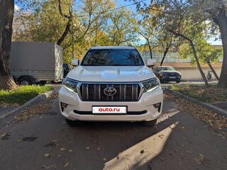 2018 Toyota Land Cruiser Prado 150 Series Рестайлинг 2, белый, 5400000 рублей, вид 3