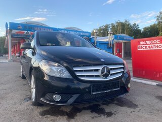 2012 Mercedes-Benz B-Класс 180 II (W246), чёрный, 950000 рублей, вид 3