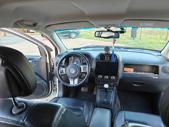 2012 Jeep Compass I Рестайлинг, белый, 1000000 рублей - вид 5