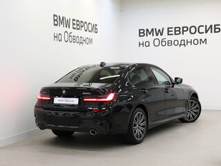 2021 BMW 3 серии 320i xDrive VII (G2x), чёрный, 4090000 рублей, вид 2