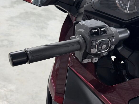 2025 Honda GL 1800 Gold Wing, красный, 3400000 рублей - вид 15