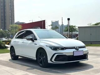 2023 Volkswagen Golf VIII, белый, 1910000 рублей, вид 3