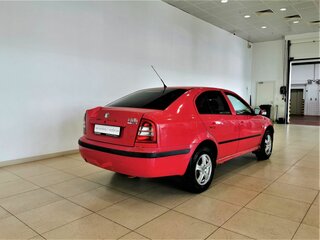 2001 Skoda Octavia I (A4) Рестайлинг, красный, 145150 рублей, вид 2