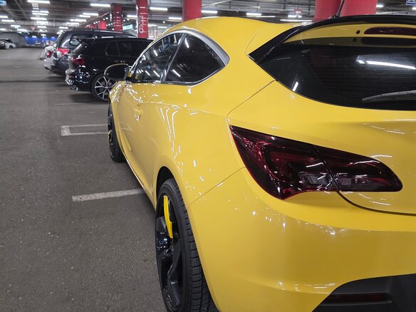 2013 Opel Astra GTC J Рестайлинг, жёлтый, 1070000 рублей - вид 7
