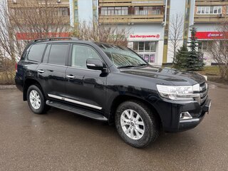 2016 Toyota Land Cruiser 200 Series Рестайлинг 2, чёрный, 6800000 рублей, вид 3