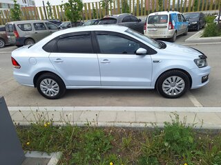2018 Volkswagen Polo V Рестайлинг, белый, 1150000 рублей, вид 3