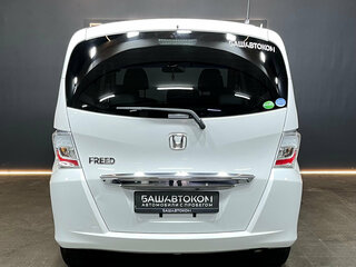 2014 Honda Freed I Рестайлинг, белый, 1105000 рублей, вид 4