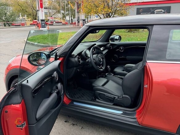 2020 Mini Hatch Cooper III (F55/F56) Рестайлинг, красный, 2300000 рублей - вид 13