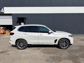 2024 BMW X5 40i IV (G05/G18) Рестайлинг, белый, 9490000 рублей, вид 3