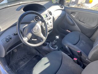 2005 Toyota Yaris I Рестайлинг, серый, 300000 рублей, вид 5