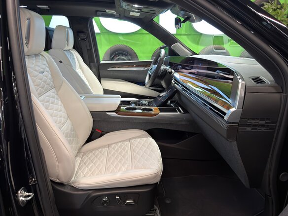 2026 Cadillac Escalade ESV V Рестайлинг, чёрный, 22500000 рублей - вид 19