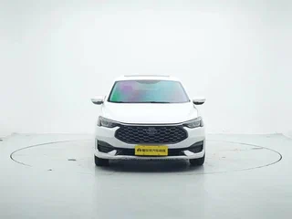 2021 Ford Escort VI Рестайлинг 2, белый, 1480000 рублей, вид 1
