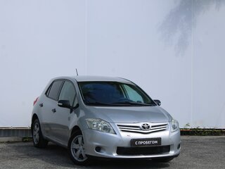 2011 Toyota Auris I Рестайлинг, серебристый, 939000 рублей, вид 3