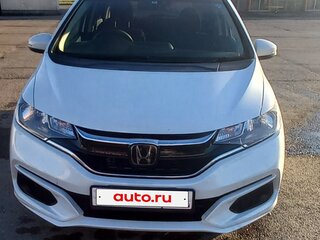 2019 Honda Fit III Рестайлинг, белый, 1100000 рублей, вид 1