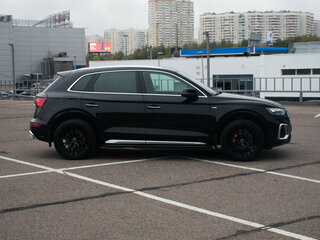 2021 Audi Q5 L 45 TFSI II (FY) Рестайлинг, чёрный, 4649000 рублей, вид 4