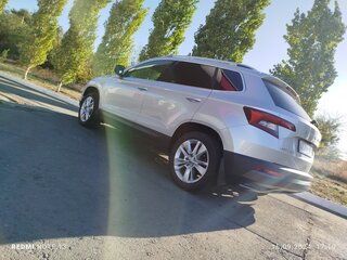 2021 Skoda Karoq I, серебристый, 2300000 рублей, вид 3