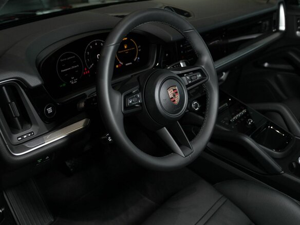 2025 Porsche Cayenne Coupé III Рестайлинг, чёрный, 16500000 рублей - вид 6