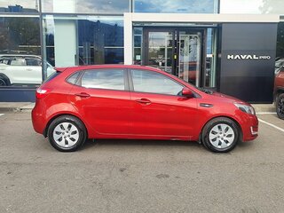 2014 Kia Rio 4-speed III, красный, 969000 рублей, вид 4