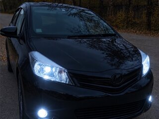2014 Toyota Vitz III (XP130), чёрный, 690000 рублей, вид 2