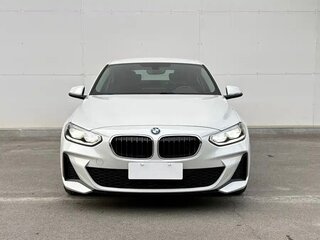 2022 BMW 1 серии 120i III (F52) Рестайлинг, белый, 2200000 рублей, вид 2