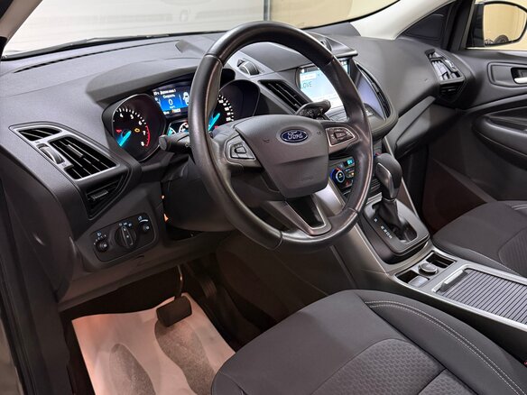 2017 Ford Kuga II Рестайлинг, серый - вид 5