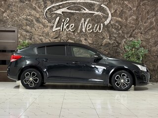 2014 Chevrolet Cruze I Рестайлинг, чёрный, 918000 рублей, вид 3