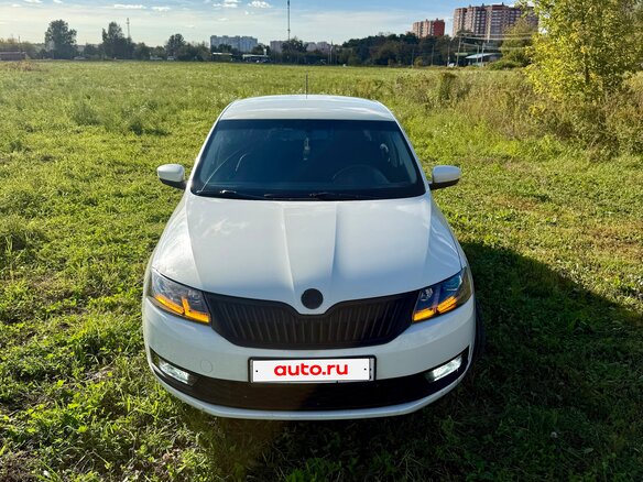 2019 Skoda Rapid I Рестайлинг, белый, 800000 рублей - вид 2