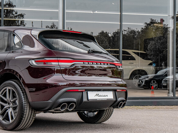 2026 Porsche Macan I Рестайлинг 2, коричневый - вид 5
