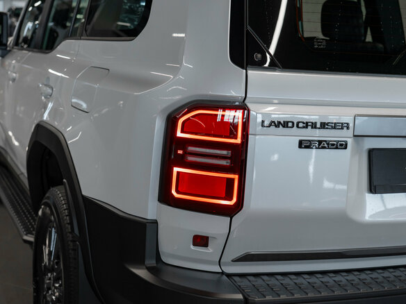 2025 Toyota Land Cruiser Prado 250 Series, белый, 9990000 рублей - вид 30