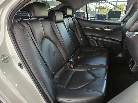 2019 Toyota Camry VIII (XV70), белый, 2530000 рублей - вид 18