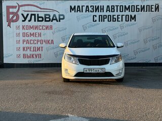 2013 Kia Rio 5-speed III, белый, 775000 рублей, вид 2