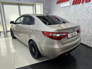 2013 Kia Rio III, бежевый, 885000 рублей, вид 3