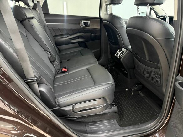 2023 Kia Sorento IV, коричневый - вид 31