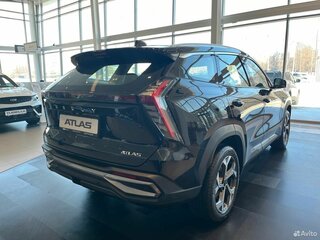2025 Geely Atlas II, чёрный, 3512990 рублей, вид 3