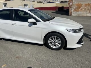 2018 Toyota Camry VIII (XV70), белый, 2570000 рублей, вид 5
