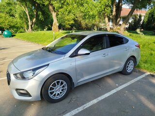 2017 Hyundai Solaris II, серебристый, 1200000 рублей, вид 3
