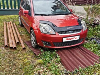 2008 Ford Fiesta Mk5, красный, 385000 рублей, вид 1