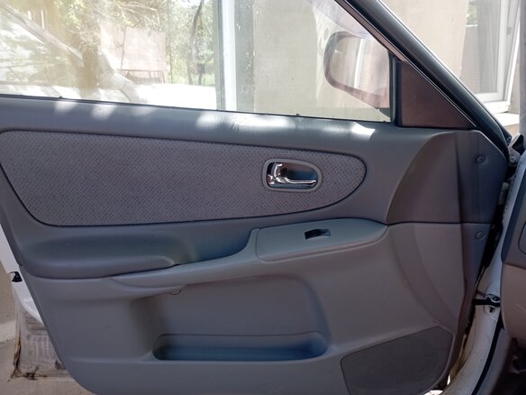 2000 Mazda Capella VI, белый, 150000 рублей - вид 6