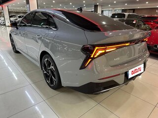 2026 Kia K5 III Рестайлинг, серый, 2790099 рублей, вид 3