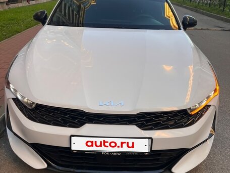 2021 Kia K5 III, белый, 2400000 рублей, вид 1
