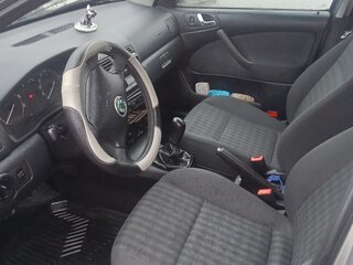 2008 Skoda Octavia I (A4) Рестайлинг, серый, 460000 рублей, вид 3