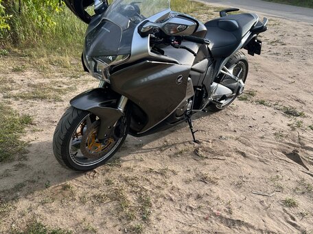 2012 Honda VFR 1200, серый, 980000 рублей, вид 1