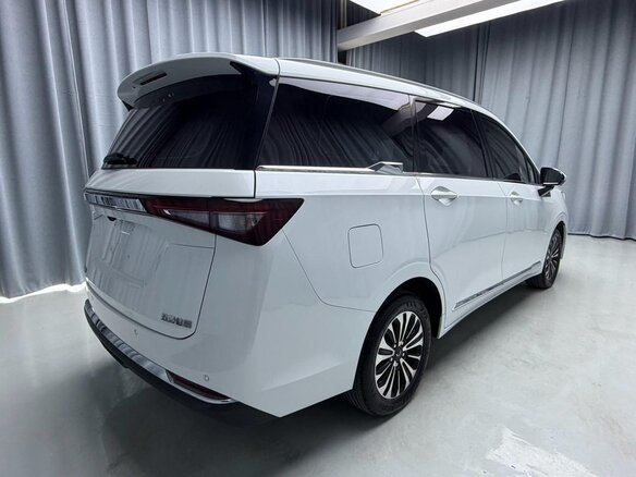 2022 Wuling Jiachen, белый, 1550678 рублей - вид 4