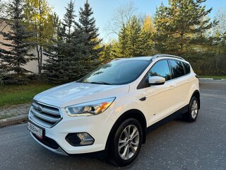 2017 Ford Kuga II Рестайлинг, белый, 1490000 рублей, вид 1