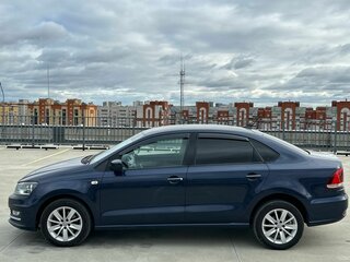 2017 Volkswagen Polo V Рестайлинг, синий, 1029000 рублей, вид 2