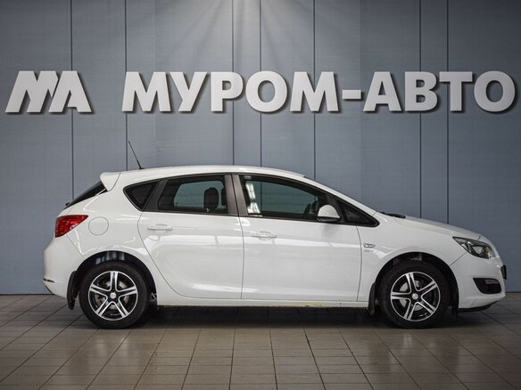 2013 Opel Astra J Рестайлинг, белый - вид 4