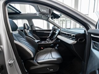 2026 Geely Atlas II, серебристый, 3449990 рублей, вид 2