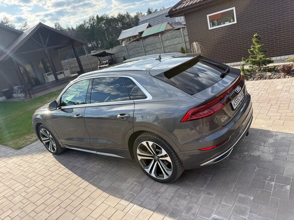 2018 Audi Q8 55 TFSI I (4M), серый, 5100000 рублей - вид 10